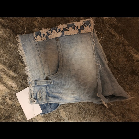CARMAR Jean shorts - Picture 4 of 4